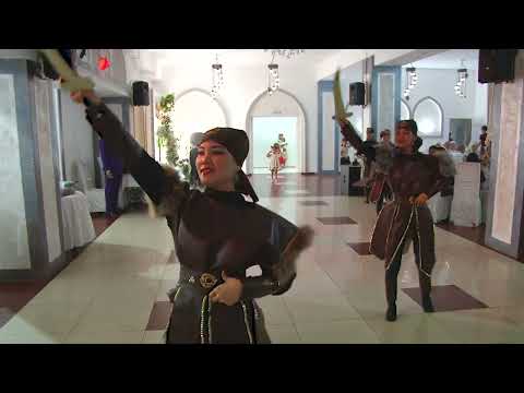 Видео: Красивый казахский танец (17.07.2022)
