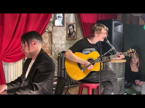 Видео: Лёва Сазонов (Dругой Ветер) - Засыпай, мой Похиоки (27.05.2023 | Н. Новгород)