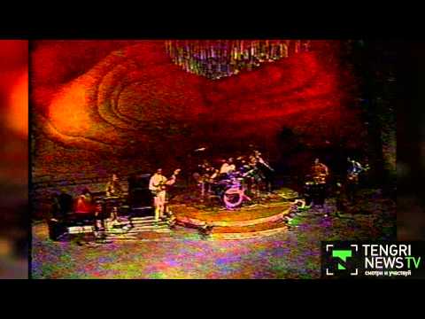 Видео: Первые выступления Батырхана Шукенова в ВИА "Арай"