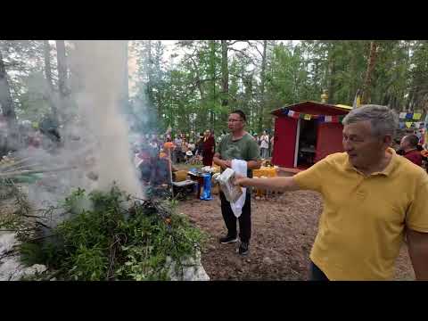 Видео: Рабне Большого Будды, подношение Санга и Сержем, с. Баян-Гол