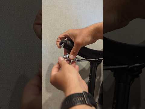 Видео: На седле Brooks сломалась натяжная шпилька. поменял на болт М8 под шестигранник