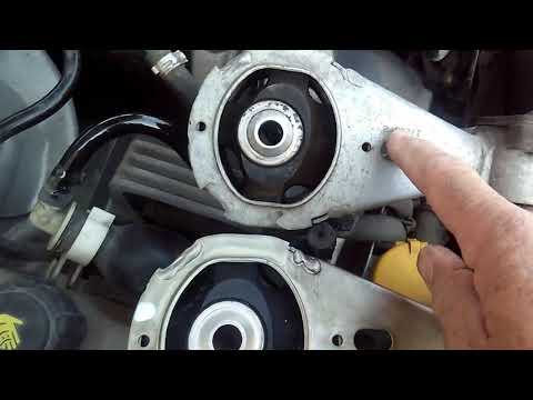 Видео: Renault Megane 3 Замена верхней опоры двигателя