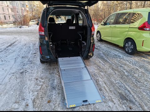 Видео: Автомобиль из Японии для инвалидов колясочников с аппарелью! Honda Freed+ Well Cab 1.8 руб. Продан!