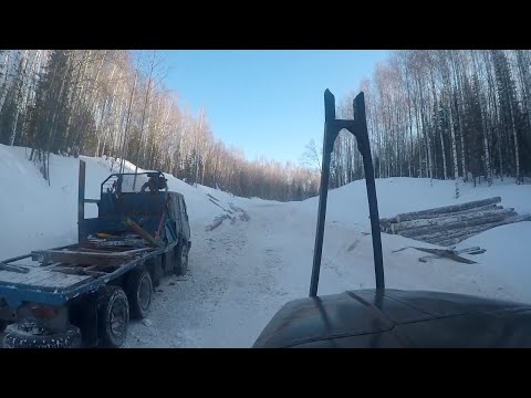 Видео: Камаз лесовоз лёг на Вайской дороге.