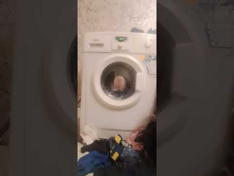 Видео: Постирал рубашку на атланте