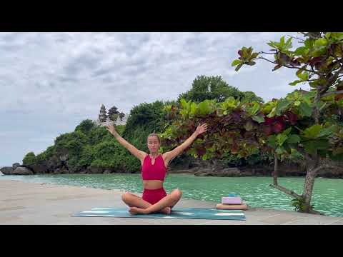Видео: Активная йога для хорошего самочувствия✨|Пранаяма 🌬️, бандхи 🪢 и работа со спиной в Дханурасане🌟.