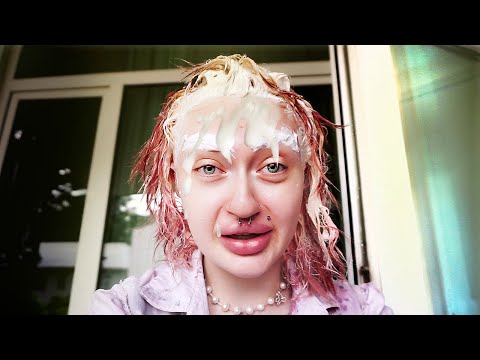 Видео: ВЛОГ: СОКАМЕРНИЦЫ ДЕЛАЮТ МНЕ ОКРАШИВАНИЕ ВОЛОС! МАМА МИЯ, КАК БЫ НЕ ОБЛЫСЕТЬ!