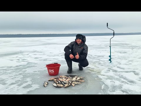 Видео: Зимняя рыбалка 2021. Ночная ловля леща в палатке. Рыбалка с комфортом в мороз и снег!