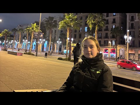 Видео: ✈️ Перелет в Барселону из Праги + первое знакомство с городом и заселение в отель!