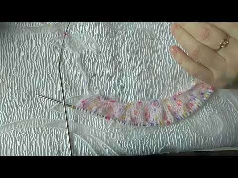 Видео: КРАСИВОЕ ВЯЗАНОЕ  ПЛАТЬЕ ДЛЯ КУКЛЫ.1ЧАСТЬ.