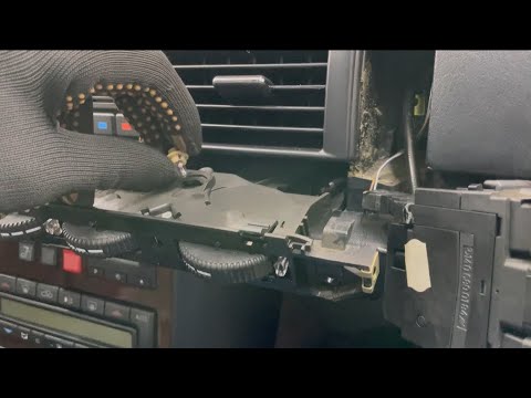 Видео: Замена лампочек W140 селектор обдува #w140 #amg #mercedes #w140club #mercedesbenz #v12 #s600 #benz