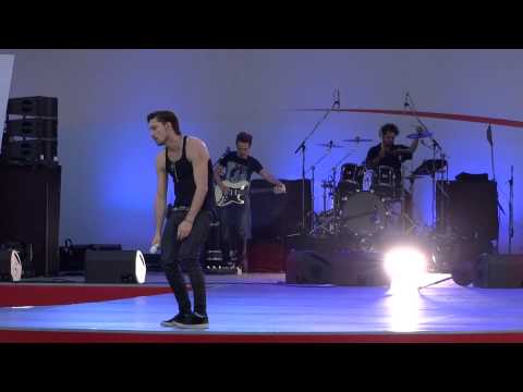 Видео: Дима Билан. Ты должна рядом быть. Так, так, так не бывает...