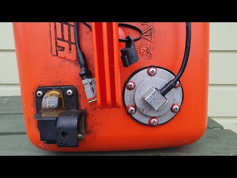 Видео: Встраивание датчика уровня топлива в топливный бак Quicksilver