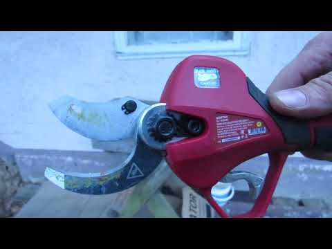 Видео: Секатор аккумуляторный WORTEX CBS 2535-1