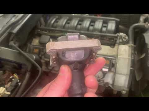 Видео: BMW E34 M50 B25 Горит одна и та же катушка зажигания The same ignition coil is on