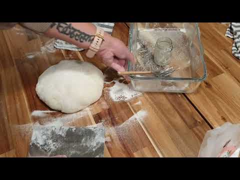 Видео: Хлеб на закваске. Часть 2. Расстойка, финальная формовка и выпечка.