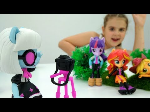 Видео: Фотосессия Литл Пони - Игрушки Пони - Мультики для девочек
