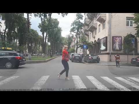 Видео: Практика вождения в центре Киева