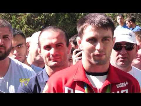 Видео: Чествование выпускника ЮОГУ, Олимпийского чемпиона Сослана Рамонова в родном вузе