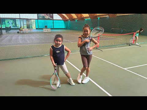 Видео: Сая мен Томи тенис ойнады🎾🏓