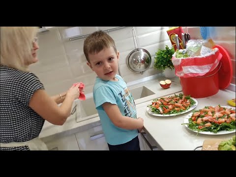 Видео: Ирочка приготовила салат