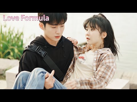 Видео: Золушка терпит, но ледяной принц сразу спалил! Принцессиный подъём — визг! 💥🩷