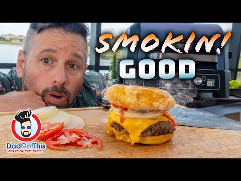 Видео: Копченые бургеры от Dad на гриле Ninja Woodfire Grill — они лучше, чем бургеры Smash?