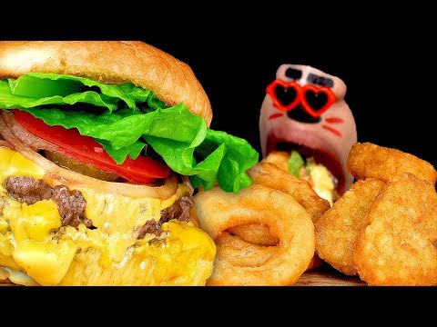 Видео: Сырный гамбургер, картофель фри, лук репчатый. 🍔