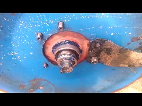 Видео: Роторная косилка DM-135 устройство и ремонт