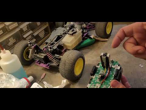 Видео: Литиевая батарея Ryobi 18 В, 4 мигающих индикатора, исправление ошибки сброса платы