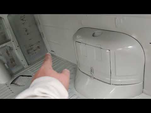 Видео: УАЗ буханка покраска салона и сложные места где лучше больше чем меньше краски