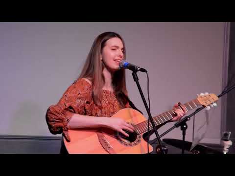 Видео: Свети огнём (Live) - Мария Жукова