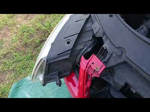 Видео: Passat B6 замена блока розжига ксеноновой фары. Снятие фары