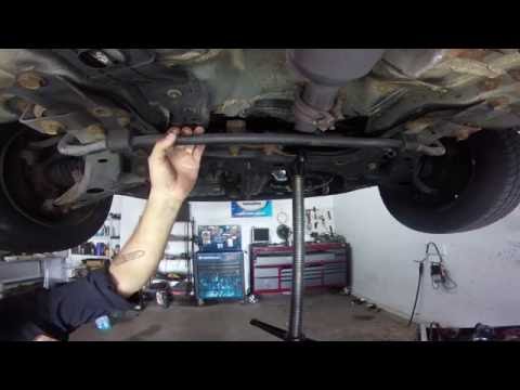 Видео: 01 задняя опора двигателя toyota corolla 1.8L