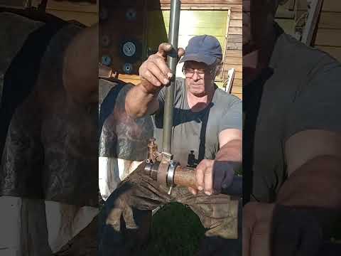 Видео: нарезание резьбы самодельной оправкой или секос по токарному