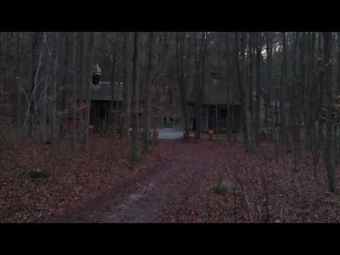 Видео: Старая часовня в забытом лесу в Польше