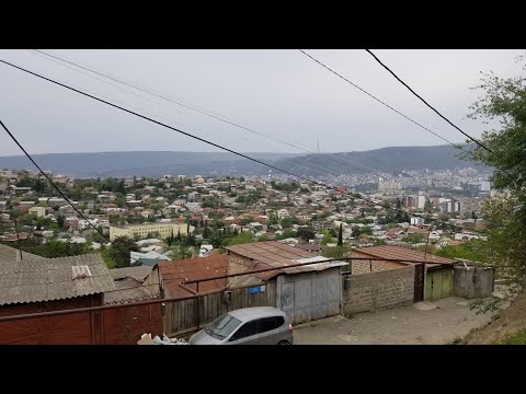 Видео: 27.04.2022 Tbilisi. Чугурети. Надзаладеви. улица Лечхуми. Лоткинская гора