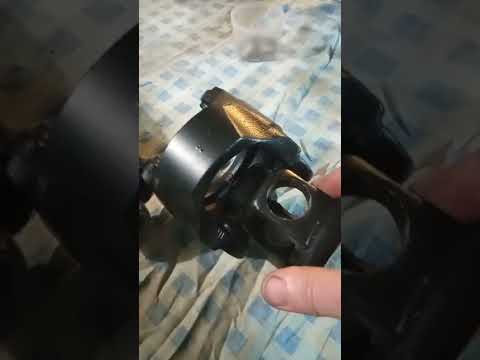 Видео: замена крестовин в шарнире Гука Прадо 95