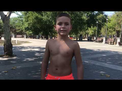 Видео: Тренування для дітей на майданчику / Тренировка для детей на площадке Підтягування, прес, віджимання