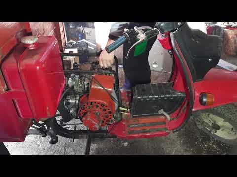 Видео: Завожу мотороллер муравей после ремонта.