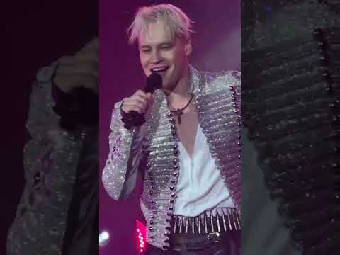 Видео: SHAMAN: сломался микрофон 🎙 в середине выступления!