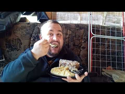 Видео: Обжор - холодец с картофельным пюре