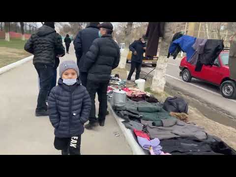 Видео: Узбекистан , Алмалык ( большой базар барахолка)