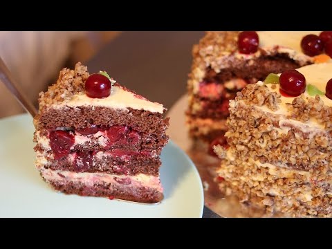 Видео: Шоколадный бисквит с вишней и грильяжными орехами - Быстрый и простой рецепт