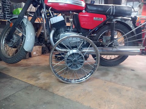 Видео: Ява 350 как собрать и отцентровать колесо .