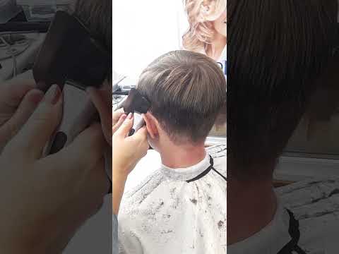 Видео: #стрижка#модельная_стрижка_мужская#молодёжная_мужская_стрижка#курсы_парикмахеров