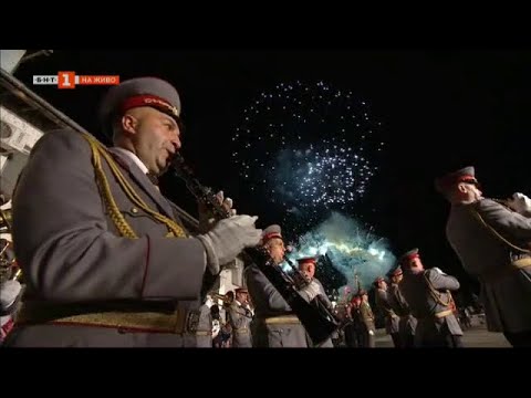 Видео: Тържествена заря-проверка по случай 115 години от провъзгласяването на независимостта на България