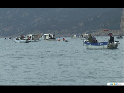 Видео: Крым. Севастополь. Балаклава. Морская рыбалка на окуня, ставриду и пикшу.