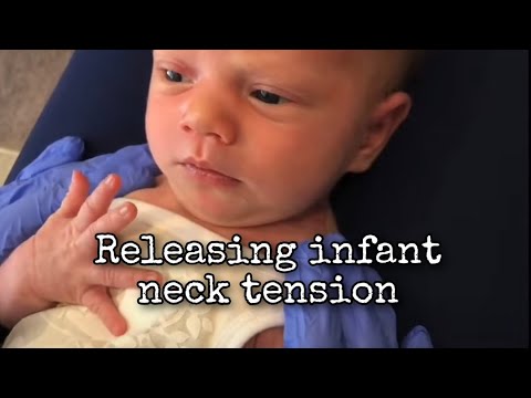 Видео: Снятие напряжения в шее младенца