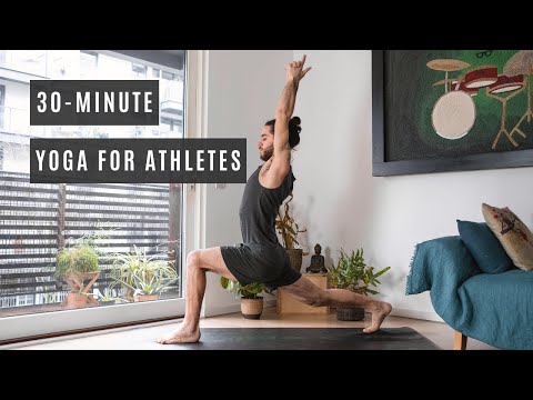 Видео: Йога для спортсменов — 30-минутный комплекс виньяса-флоу